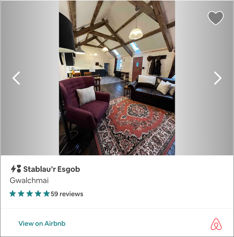 Airbnb booking link, showing living space of Stablau.